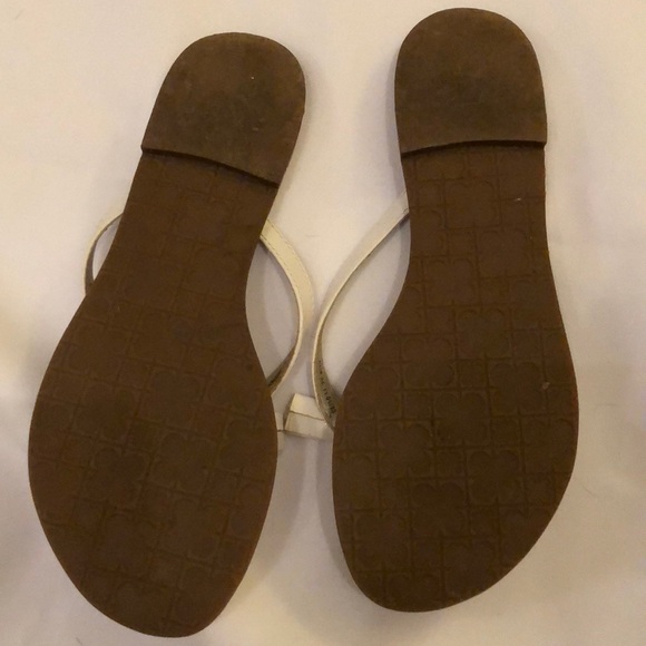 Liz Claiborne Nessa Flip Flops - Picture 3 of 3